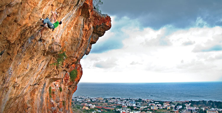 Vaggelis Floros, dans la bien nomme "Coco Bloco" (7c+).